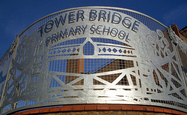 Tower Bridge Primary - Rolled corner panel depicting Tower Bridge